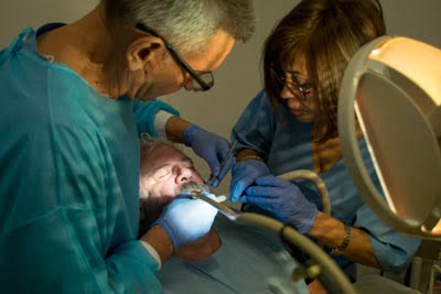 implant basal restauration dentaire